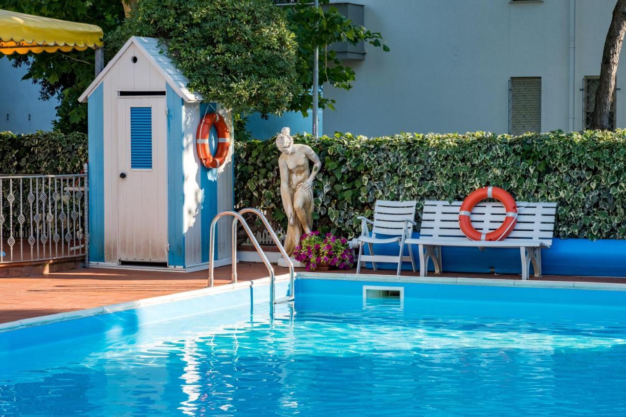 Hotel Villa Dei Fiori - Sul Mare Con Piscina Viserbella di Rimini Exterior photo